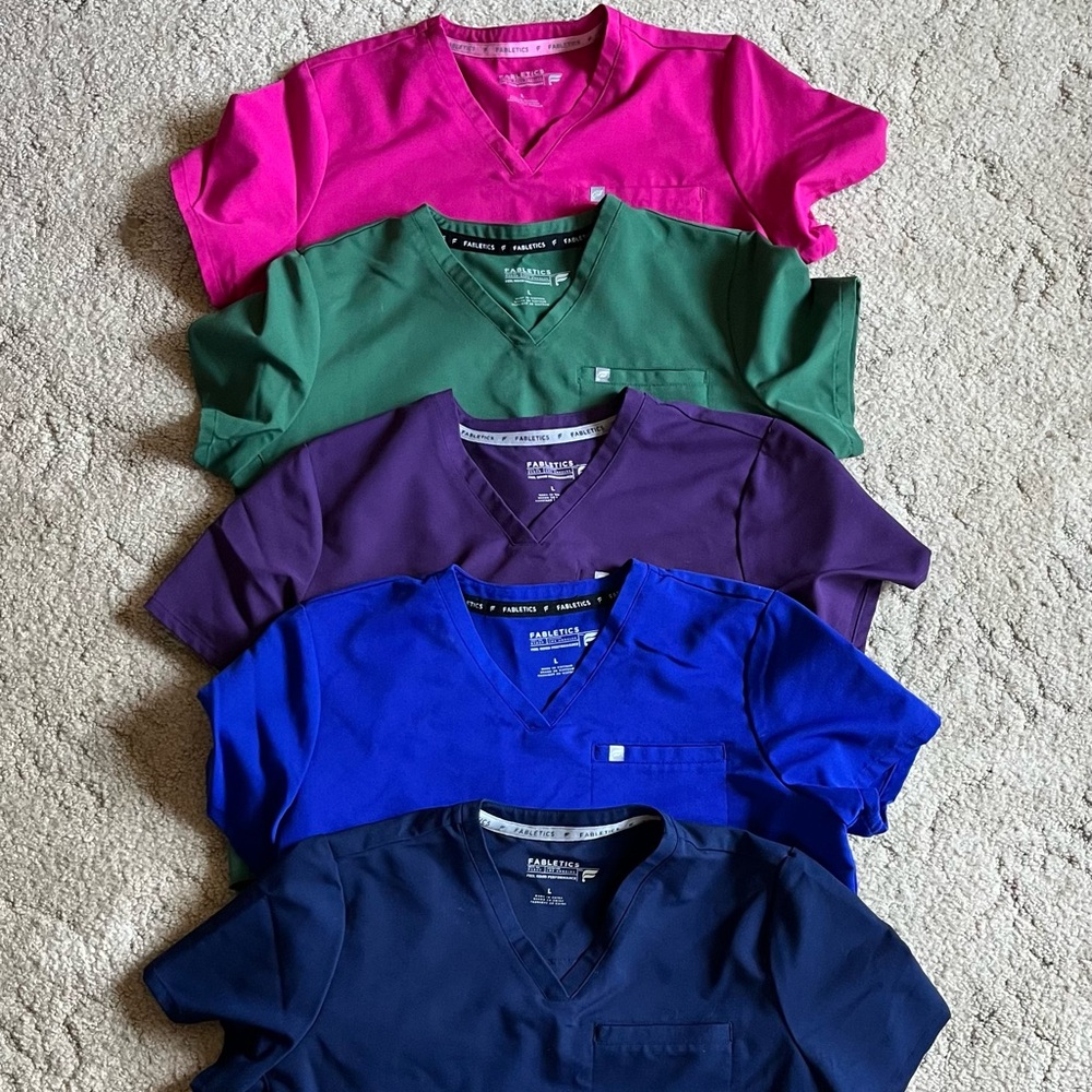 Fabletics Vital Scrub tops size large
